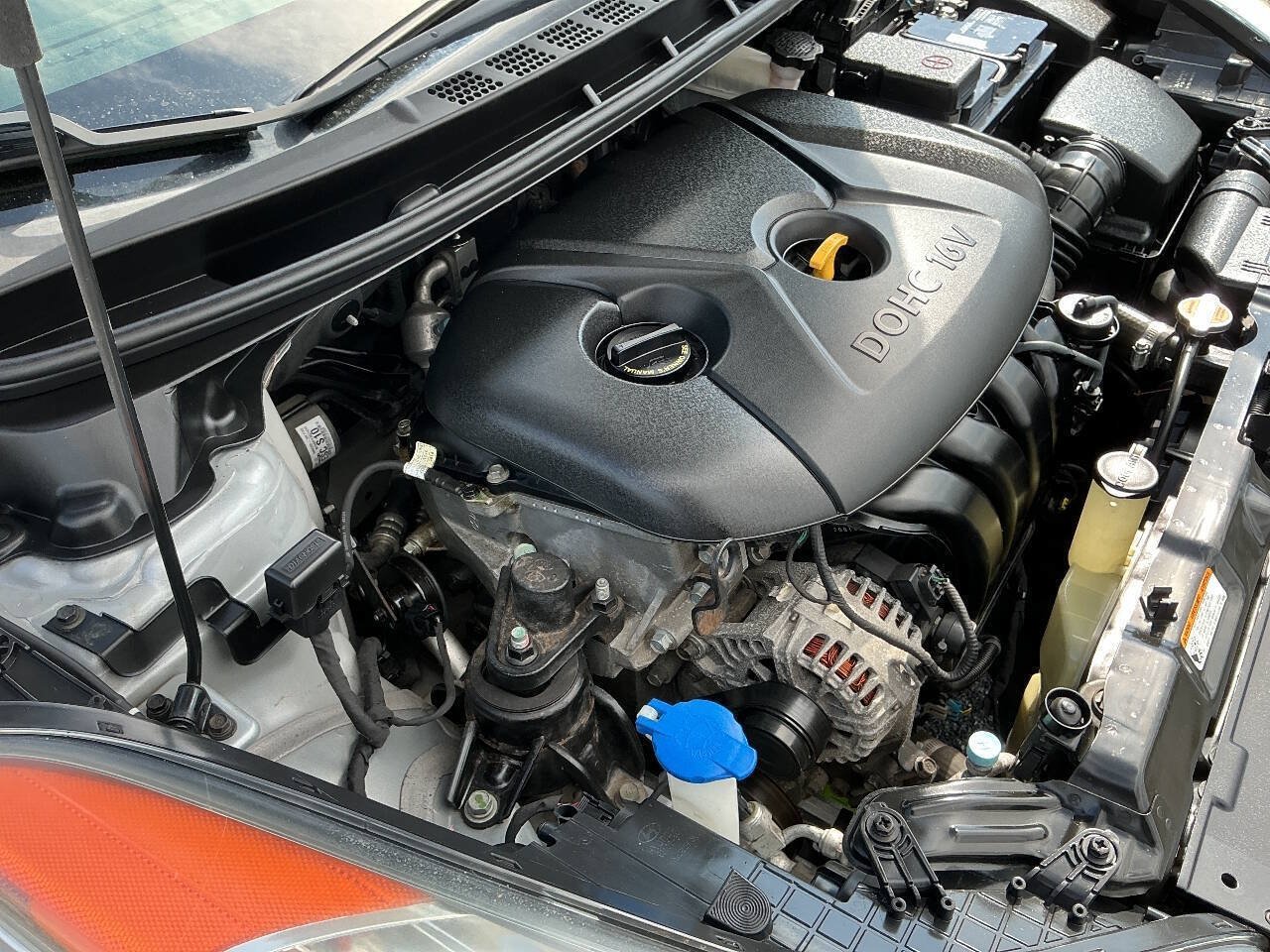 Used 2012 Hyundai Elantra Limited FWD image 32