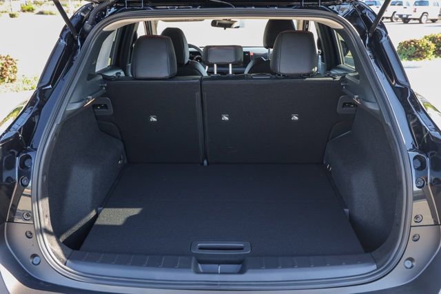 New 2025 Nissan Kicks SR image 16