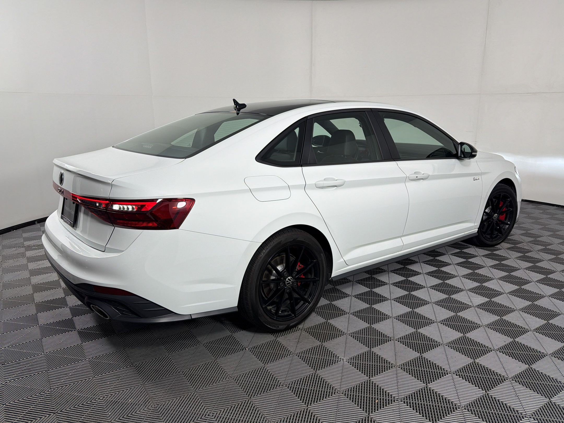 Used 2026 Volkswagen Jetta GLI Autobahn FWD image 9