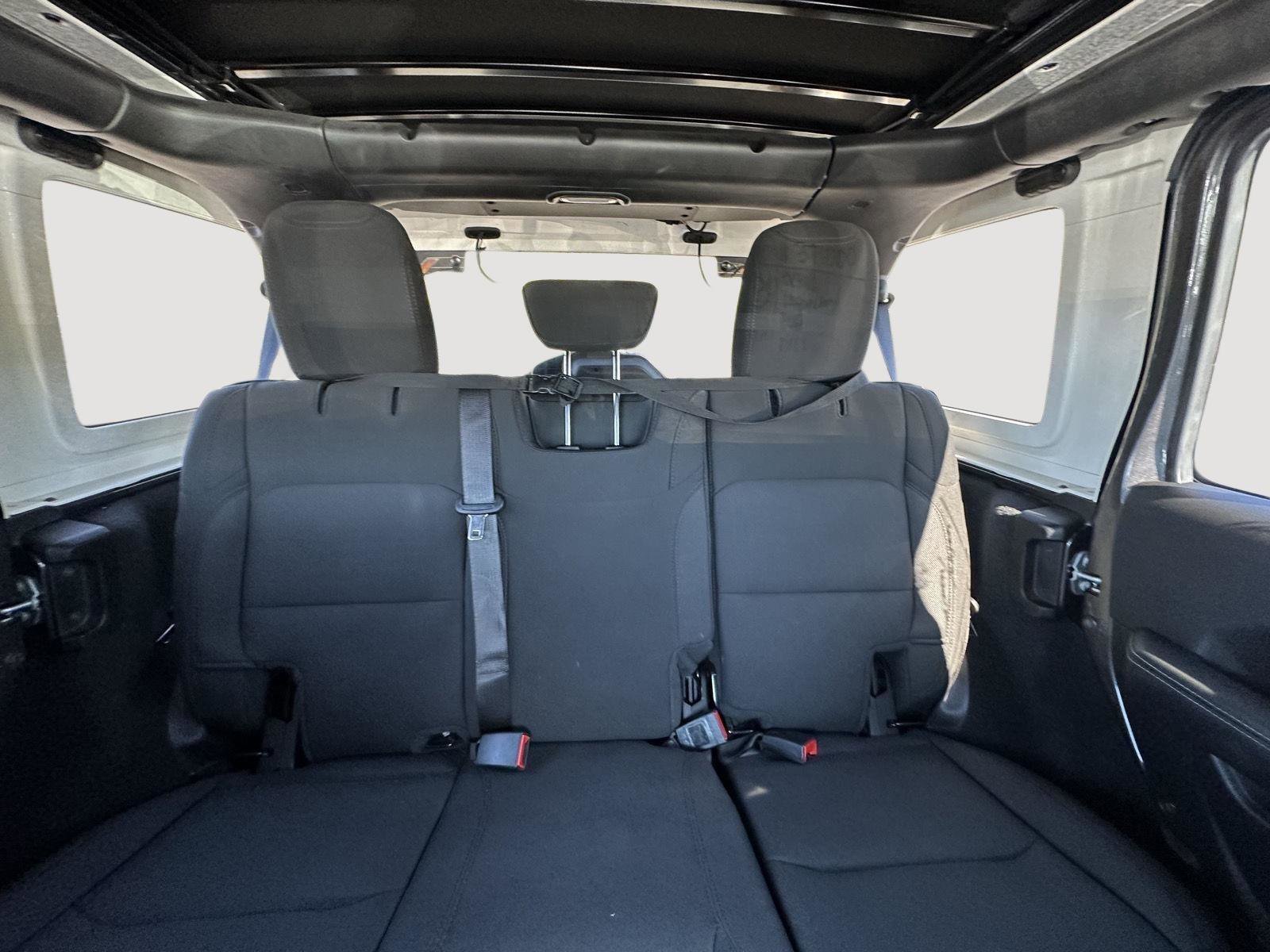Used 2021 Jeep Wrangler Unlimited Sahara image 13