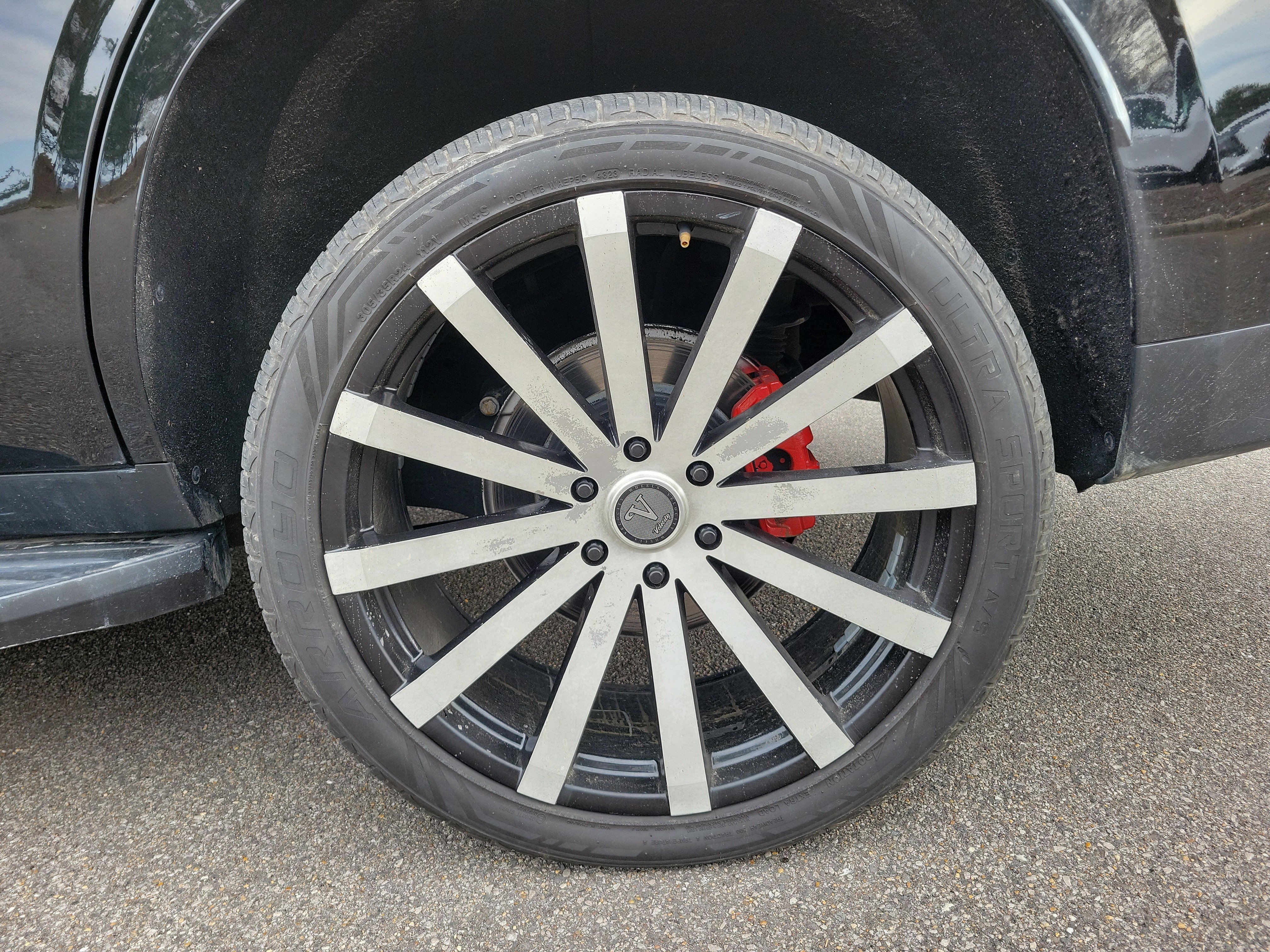 Used 2021 Chevrolet Tahoe RST w/ Luxury Package image 33