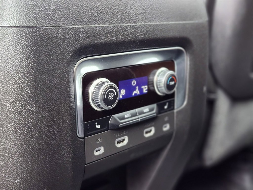 Used 2023 GMC Yukon Denali Ultimate image 16