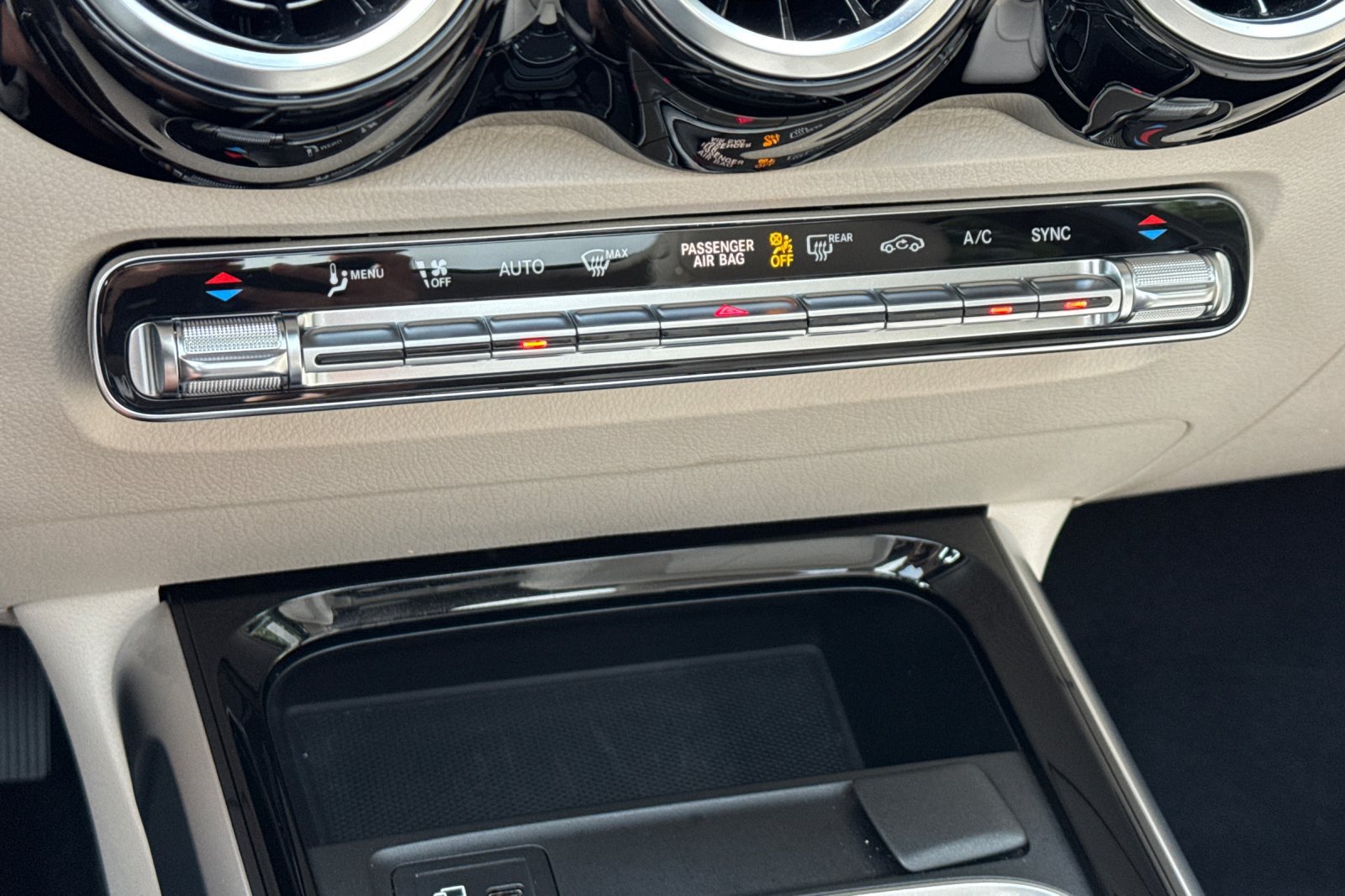 Used 2022 Mercedes-Benz GLB 250 4MATIC image 26