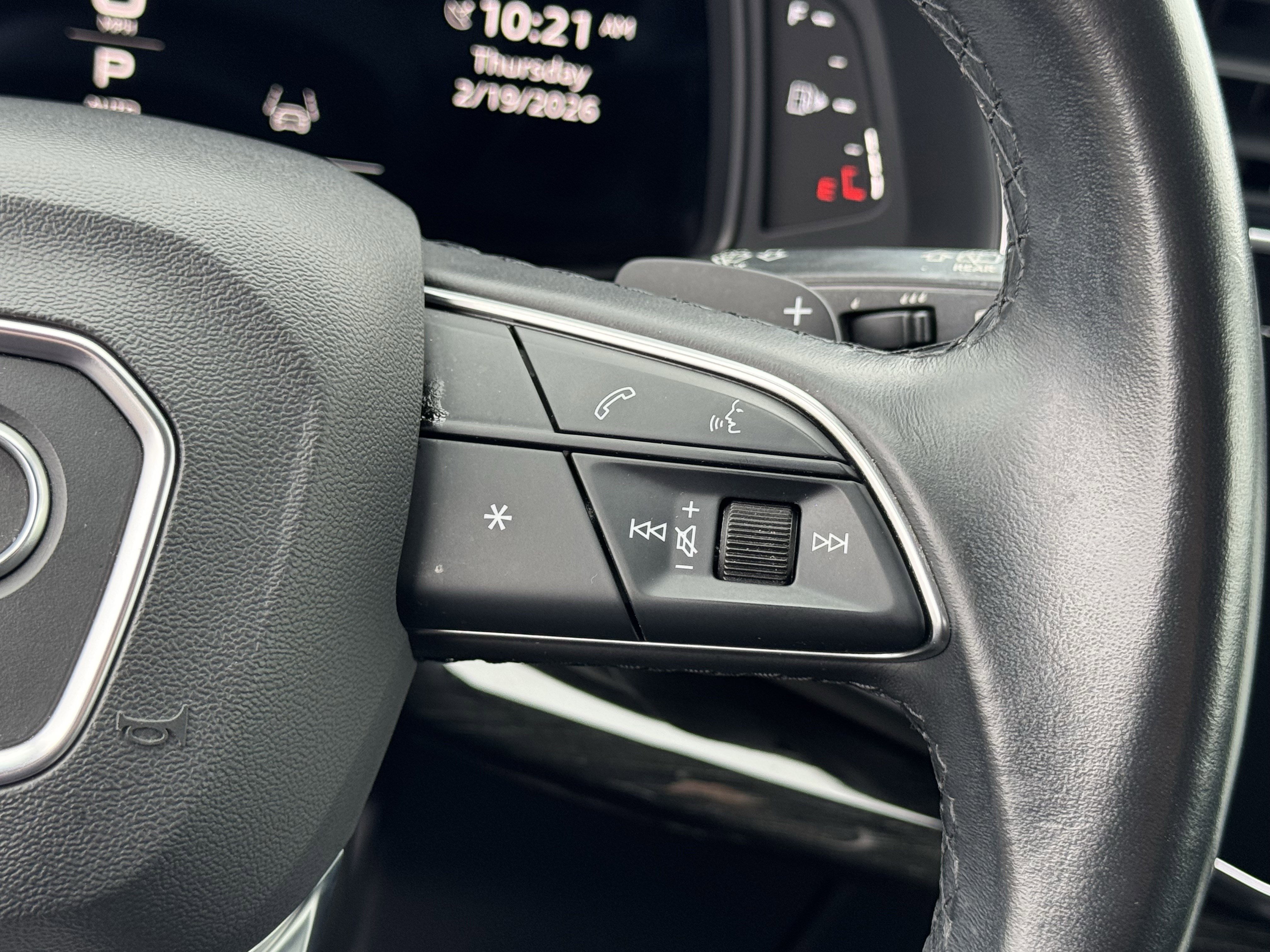 Used 2022 Audi Q7 Premium Plus image 32