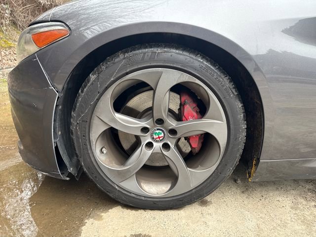 Used 2019 Alfa Romeo Giulia w/ Quick Order Package 22K Sport image 25