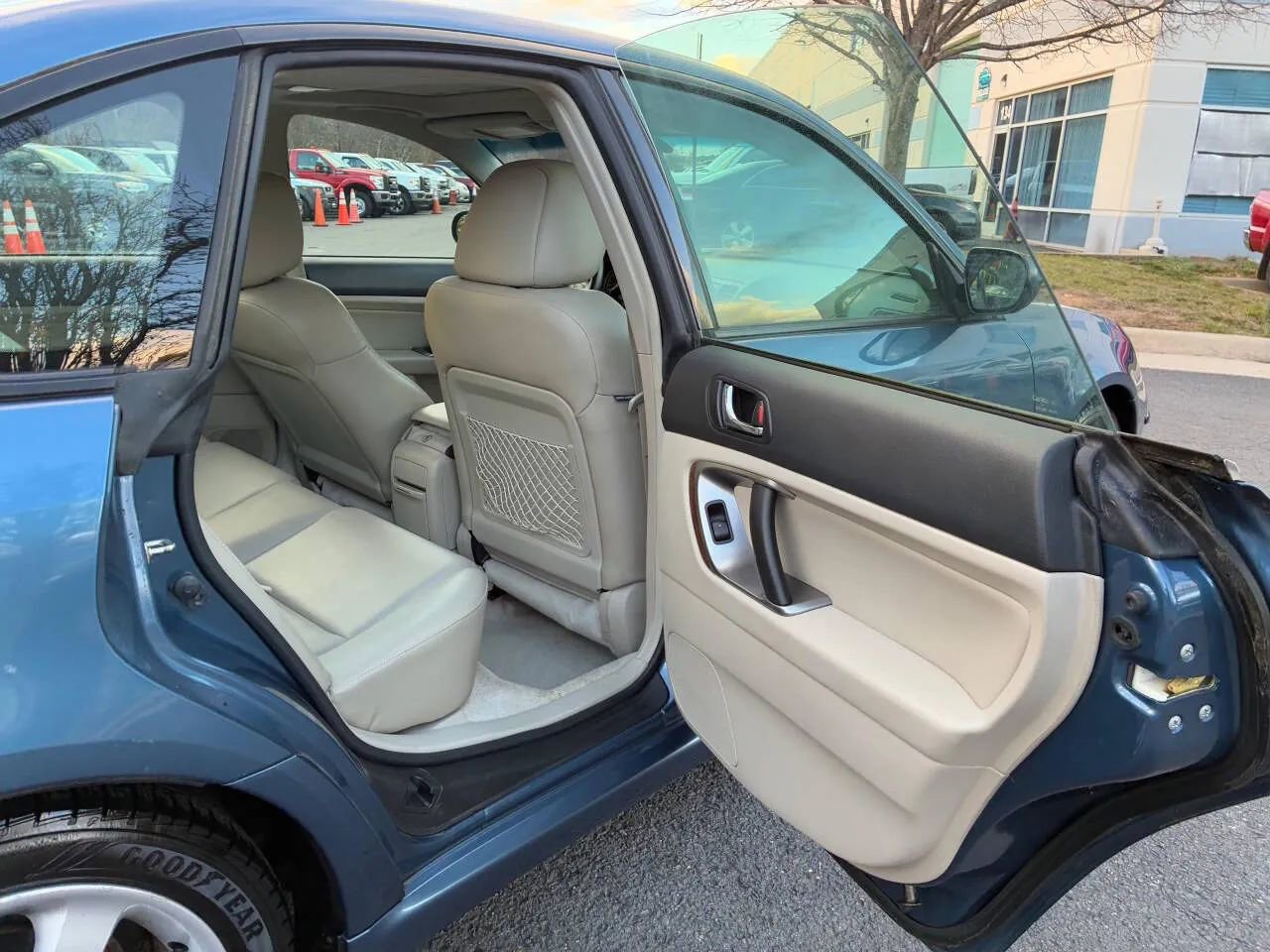 Used 2007 Subaru Legacy 2.5i Limited image 7