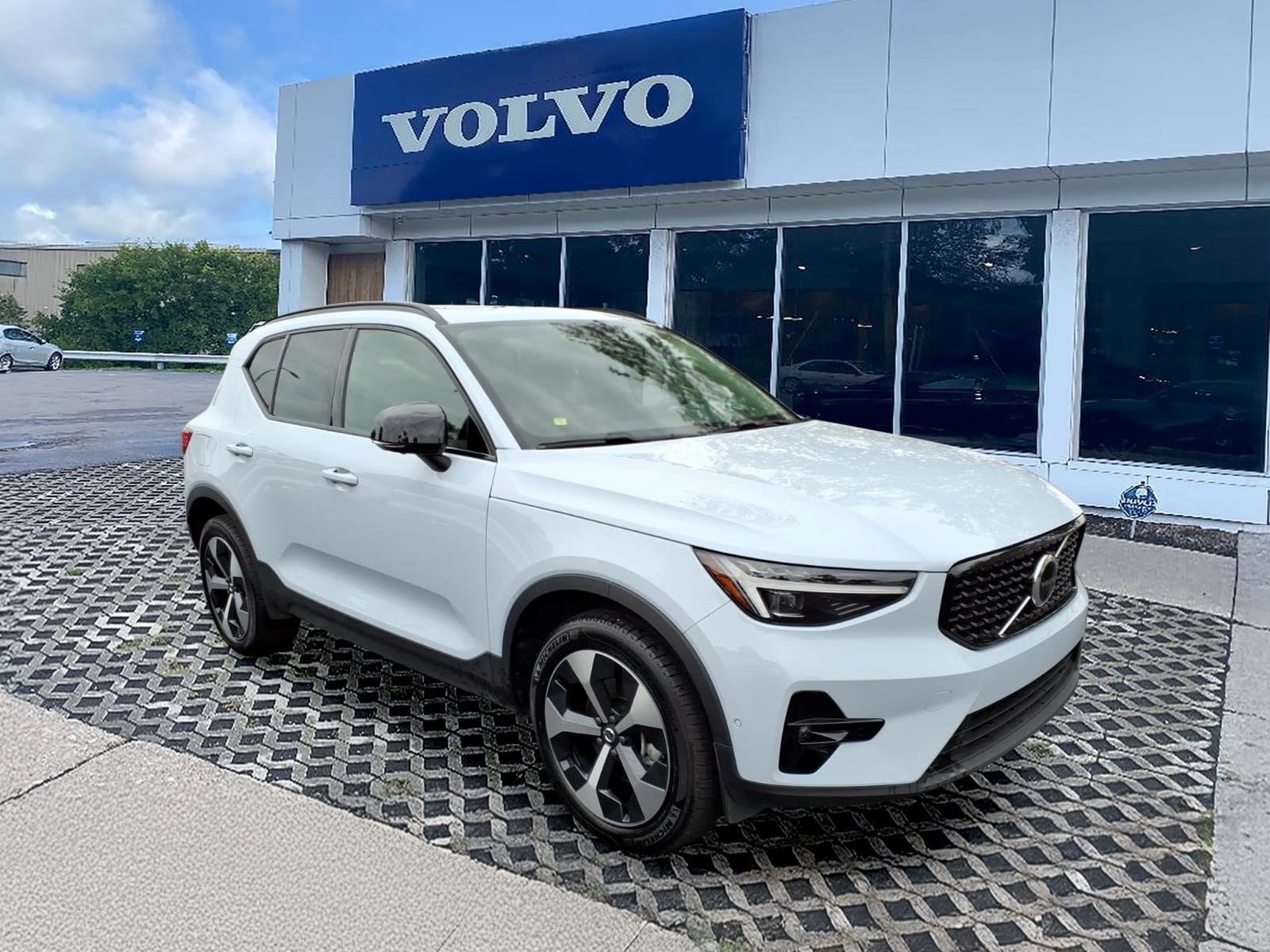 Certified 2026 Volvo XC40 B5 Plus