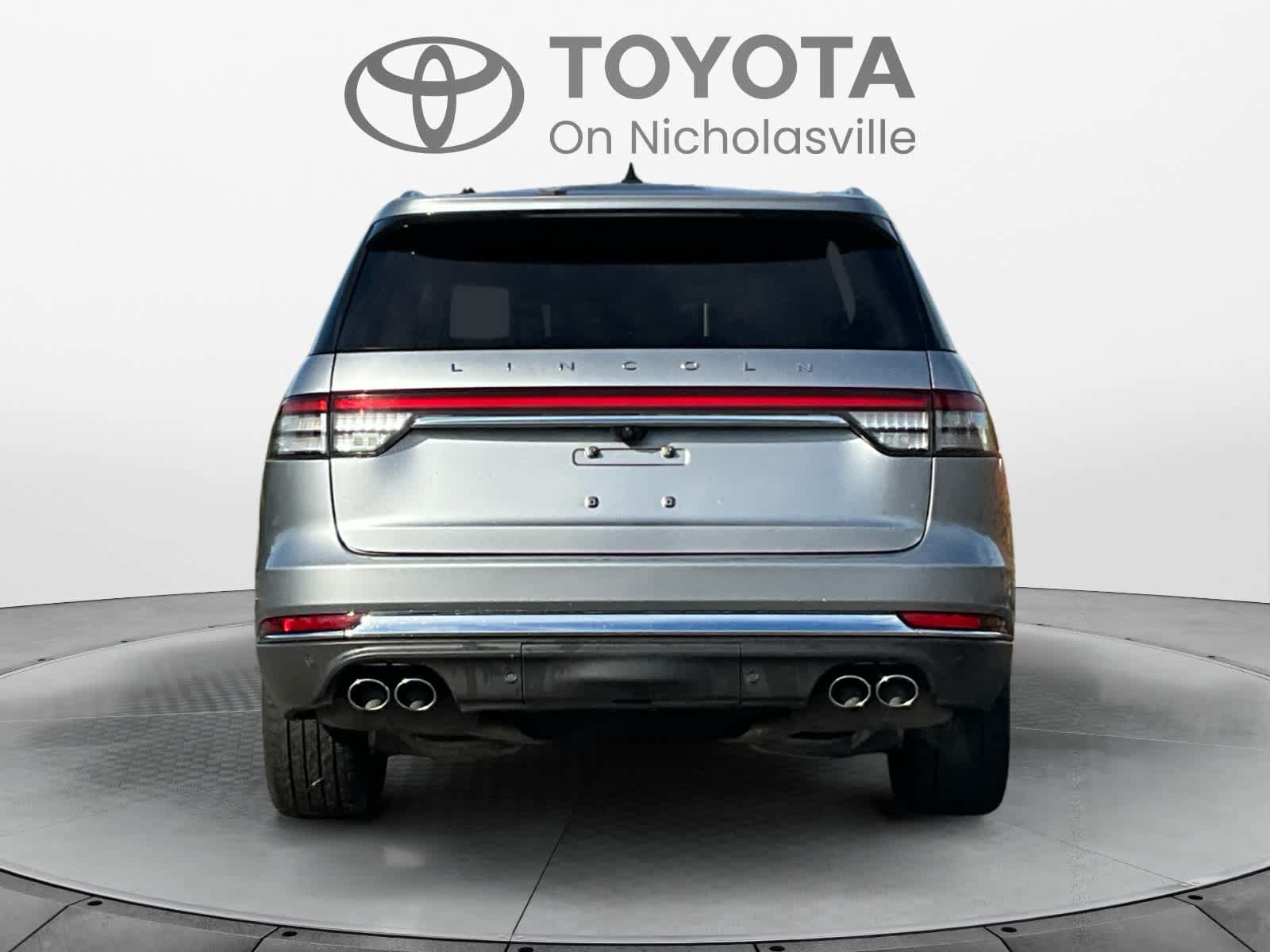 Used 2022 Lincoln Aviator Reserve w/ Equipment Group 201A AWD/4WD image 4