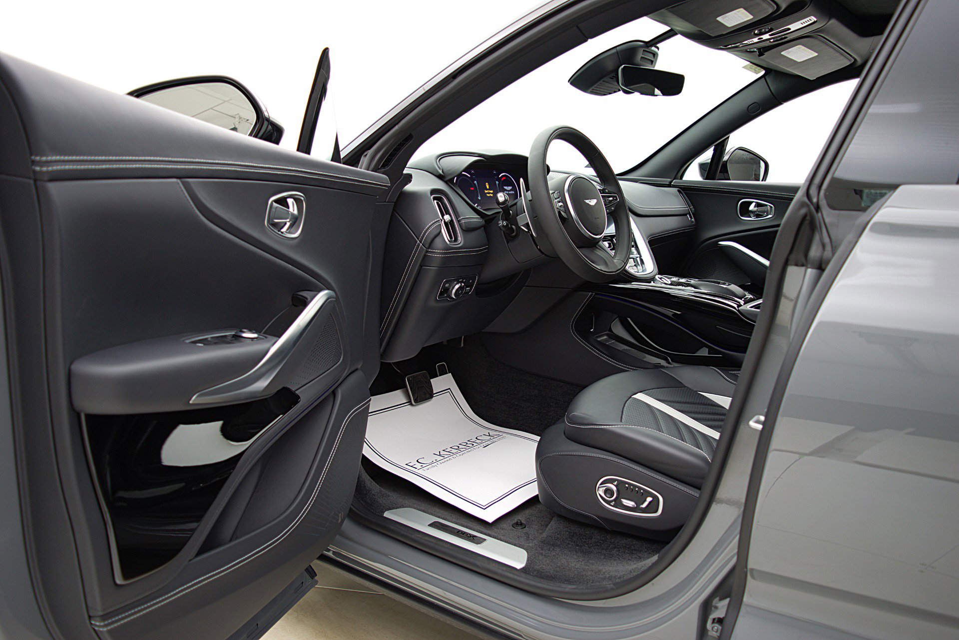 Used 2023 Aston Martin DBX 707 AWD/4WD image 46