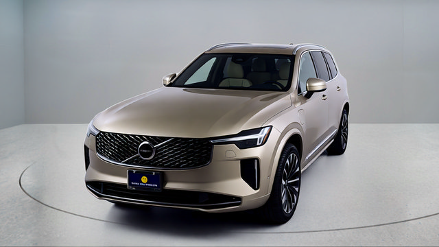 New 2026 Volvo XC90 T8 Plus w/ Protection Package Premier AWD/4WD image 2