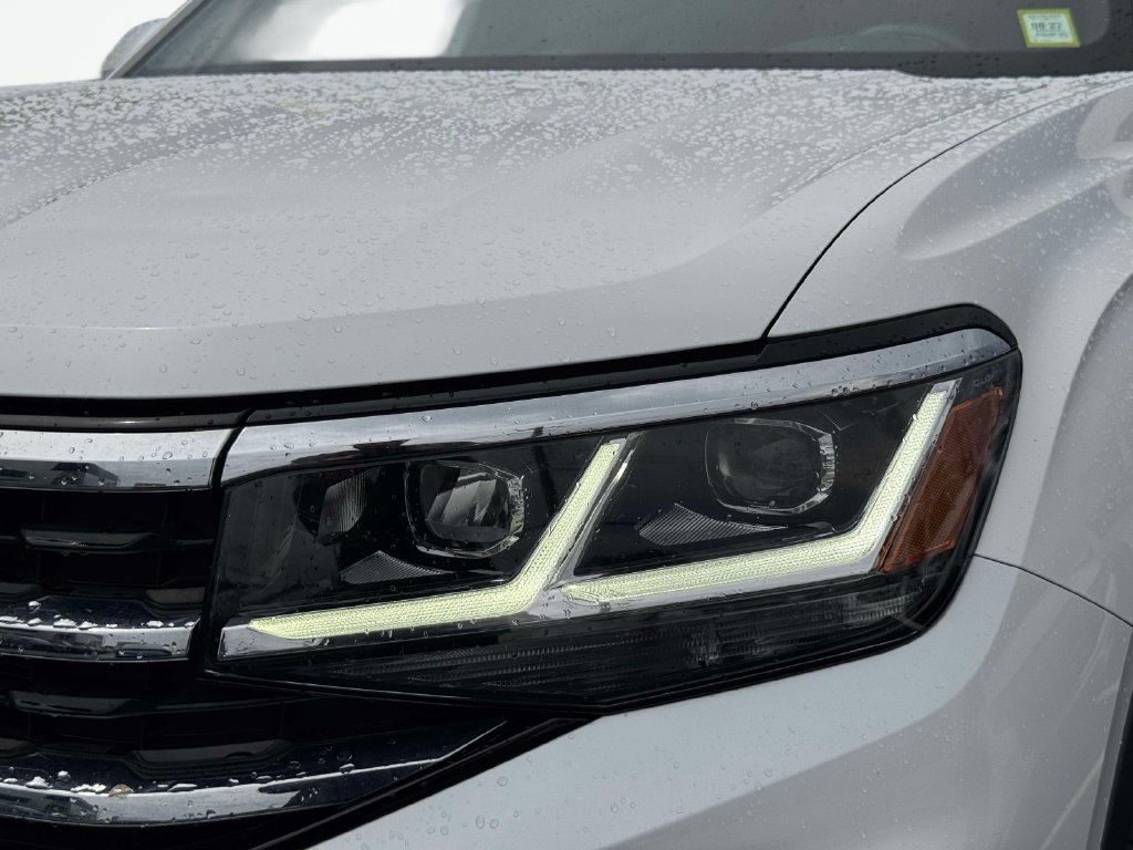 Used 2022 Volkswagen Atlas Cross Sport SEL Premium R-Line AWD/4WD image 9