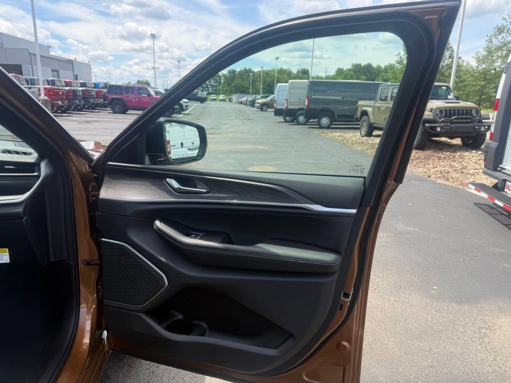 New 2026 Jeep Grand Cherokee Limited AWD/4WD image 51