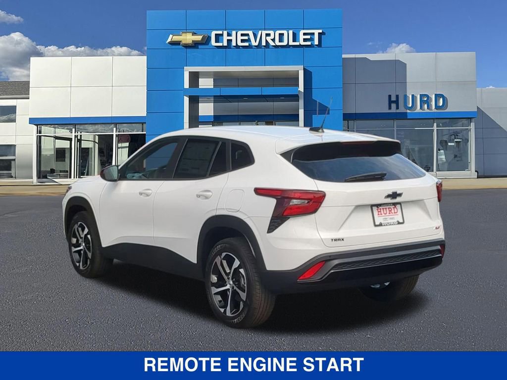 New 2026 Chevrolet Trax RS w/ Sunroof Package FWD image 7