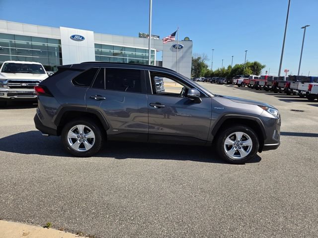 Used 2019 Toyota RAV4 XLE w/ Carpet Mat Package AWD/4WD image 14
