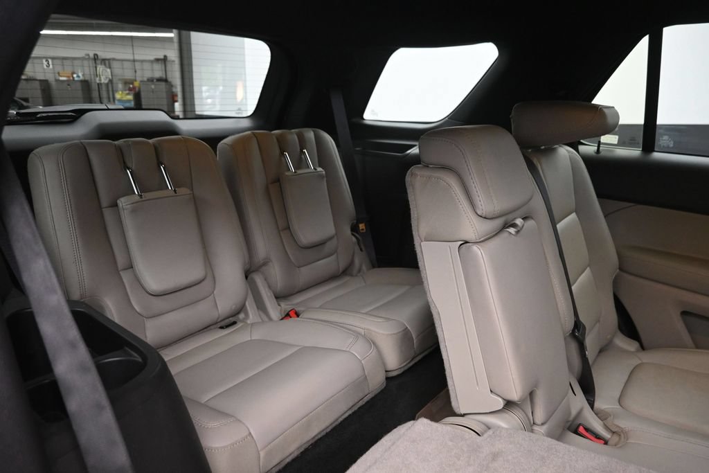 Used 2015 Ford Explorer Limited w/ Equipment Group 301A AWD/4WD image 11