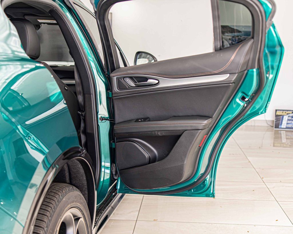 New 2025 Alfa Romeo Stelvio Sprint image 41