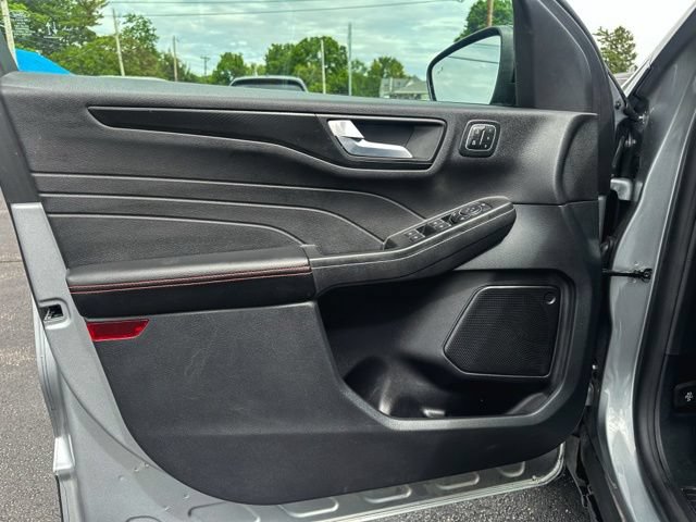 Used 2022 Ford Escape SEL w/ SEL Stealth AWD Package image 13