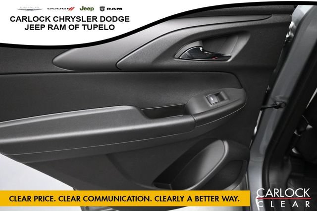 Used 2025 Chevrolet TrailBlazer RS w/ Driver Confidence Package AWD/4WD image 29