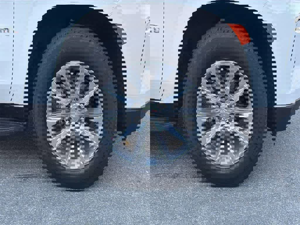 Used 2023 Chevrolet Suburban Premier image 45