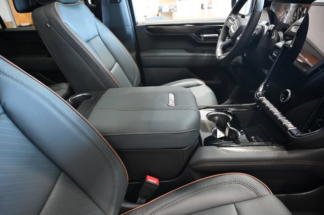 New 2026 GMC Yukon XL AT4 w/ AT4 Premium Plus Package AWD/4WD image 24
