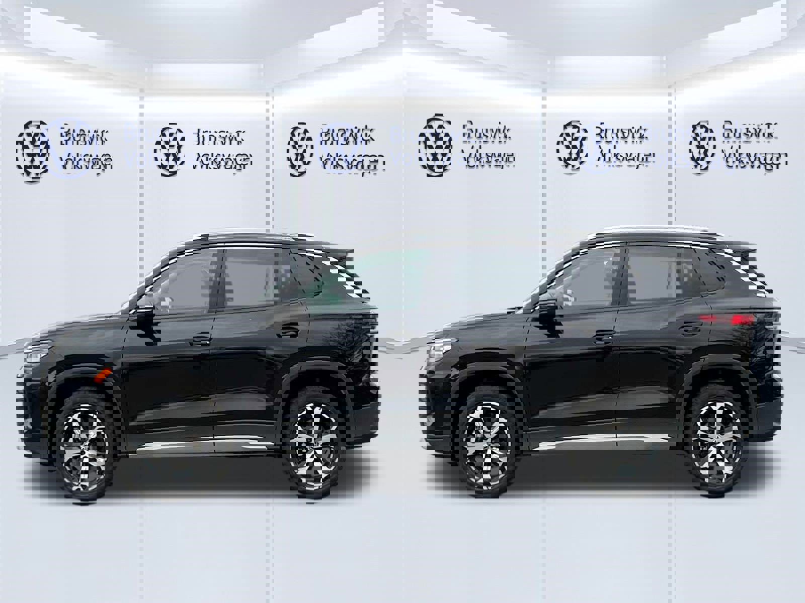 New 2026 Volkswagen Tiguan SE image 3