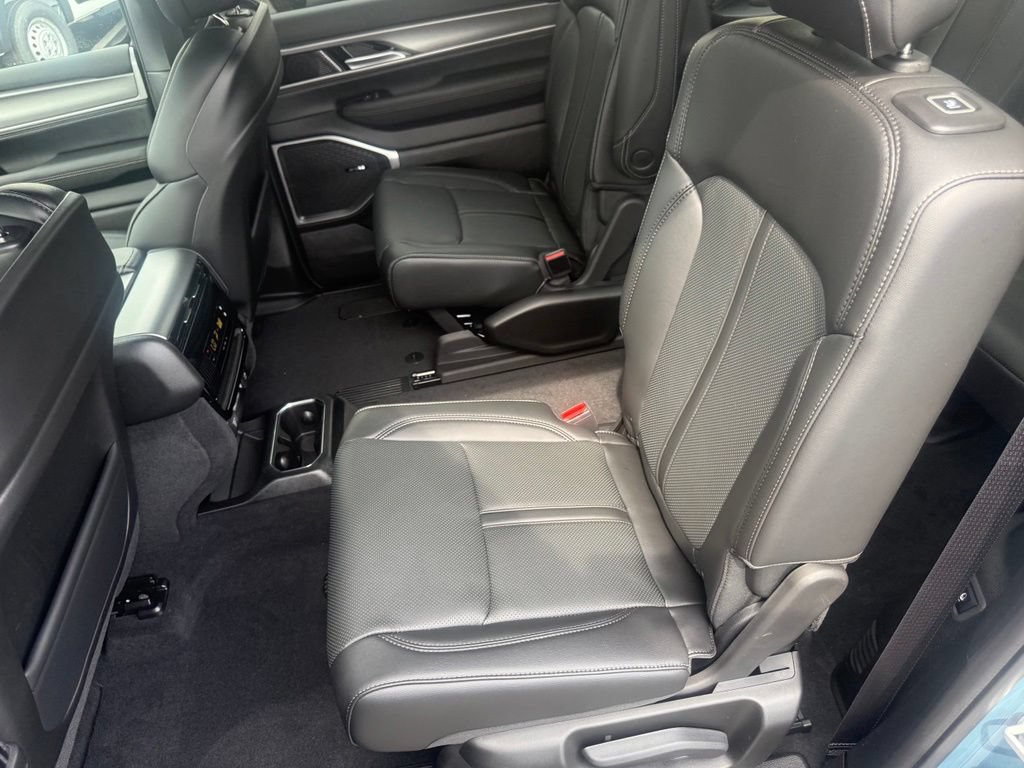 New 2026 Jeep Grand Wagoneer 4WD image 36