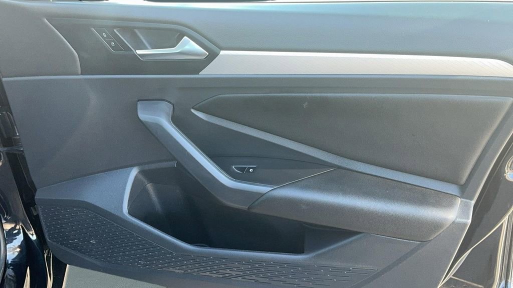 Used 2021 Volkswagen Jetta SE image 19