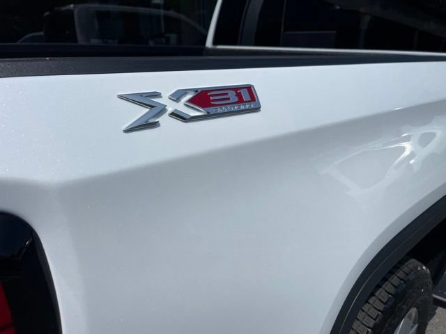 New 2026 GMC Sierra 1500 SLT w/ SLT Premium Plus Package AWD/4WD image 8