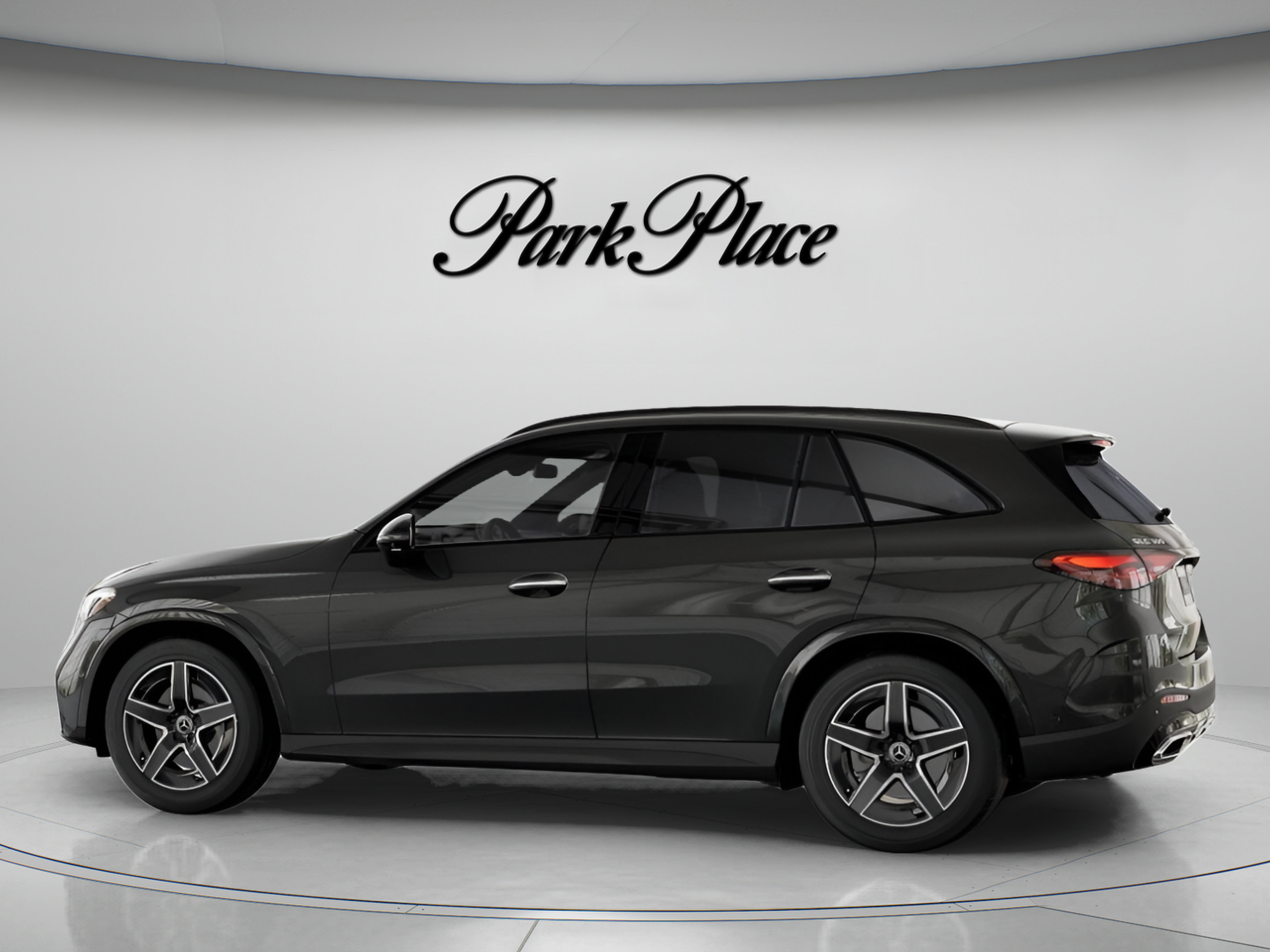 Used 2026 Mercedes-Benz GLC 300 image 9