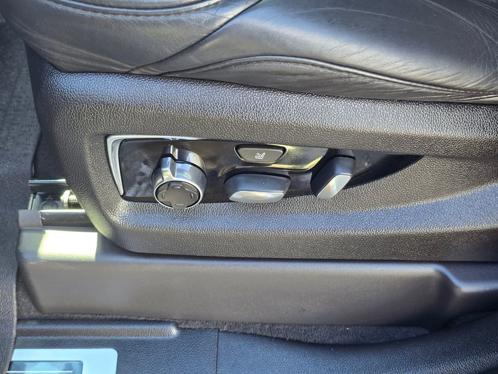 Used 2017 Cadillac Escalade Platinum image 27