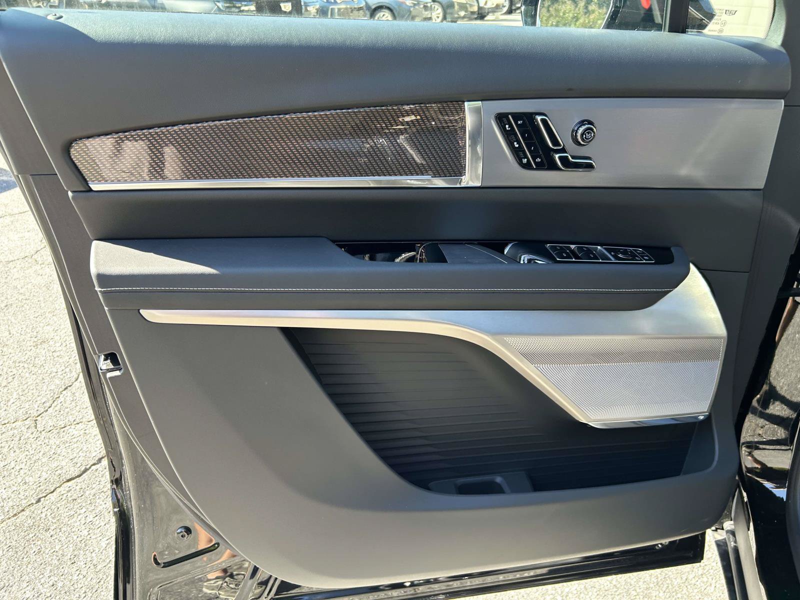 New 2027 Cadillac Vistiq Luxury AWD/4WD image 16