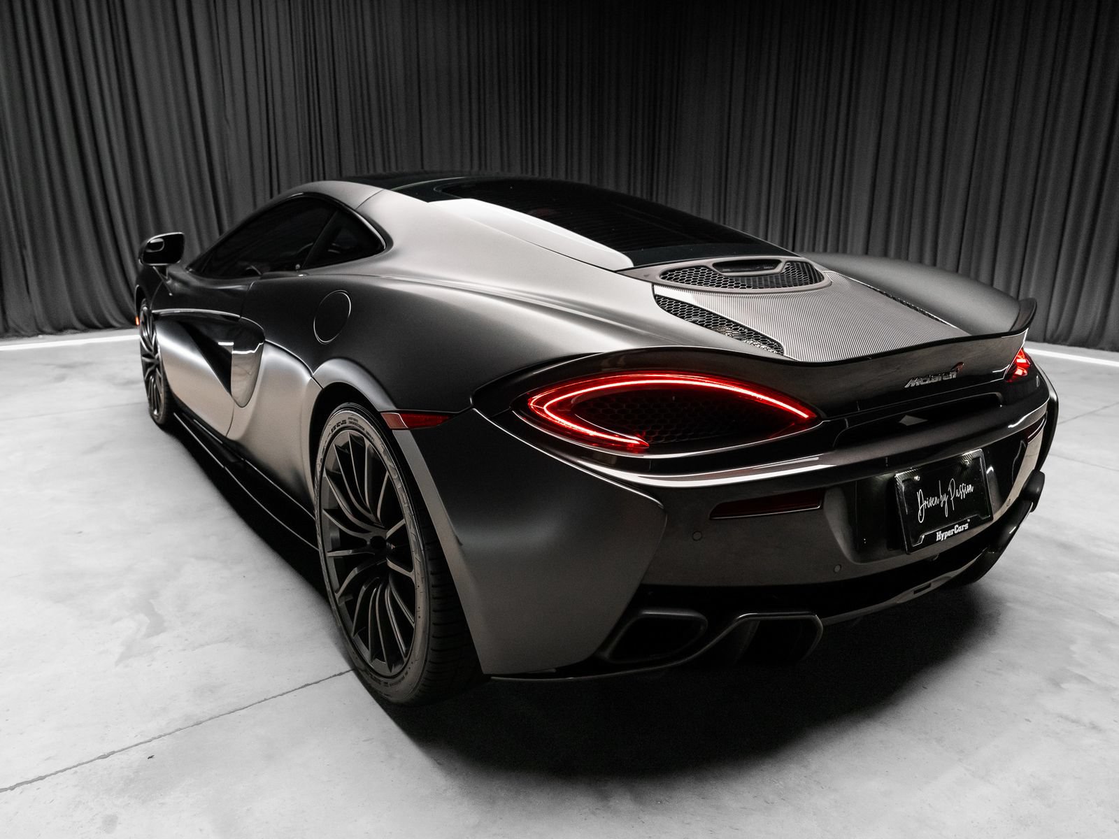 Used 2017 McLaren 570S RWD image 14