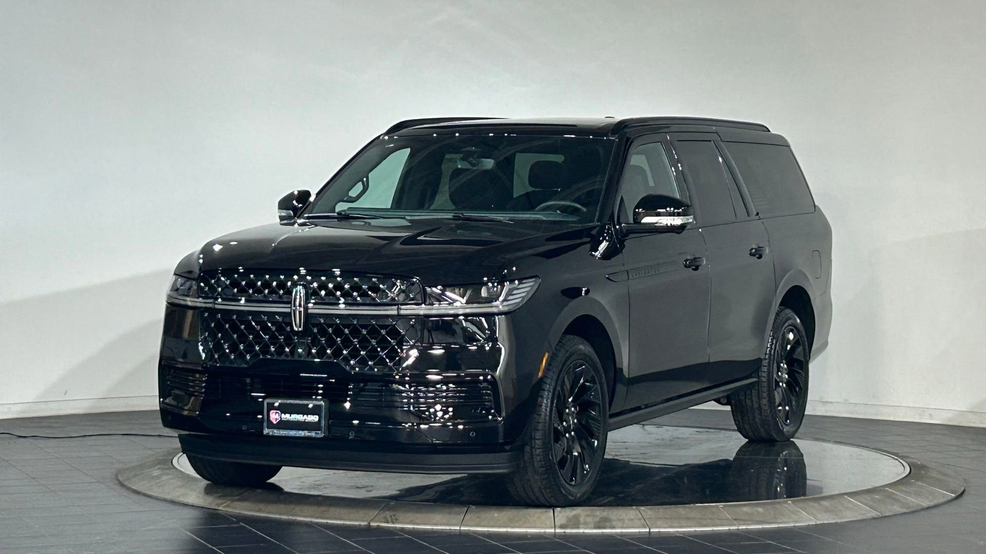 New 2026 Lincoln Navigator L Reserve AWD/4WD image 4