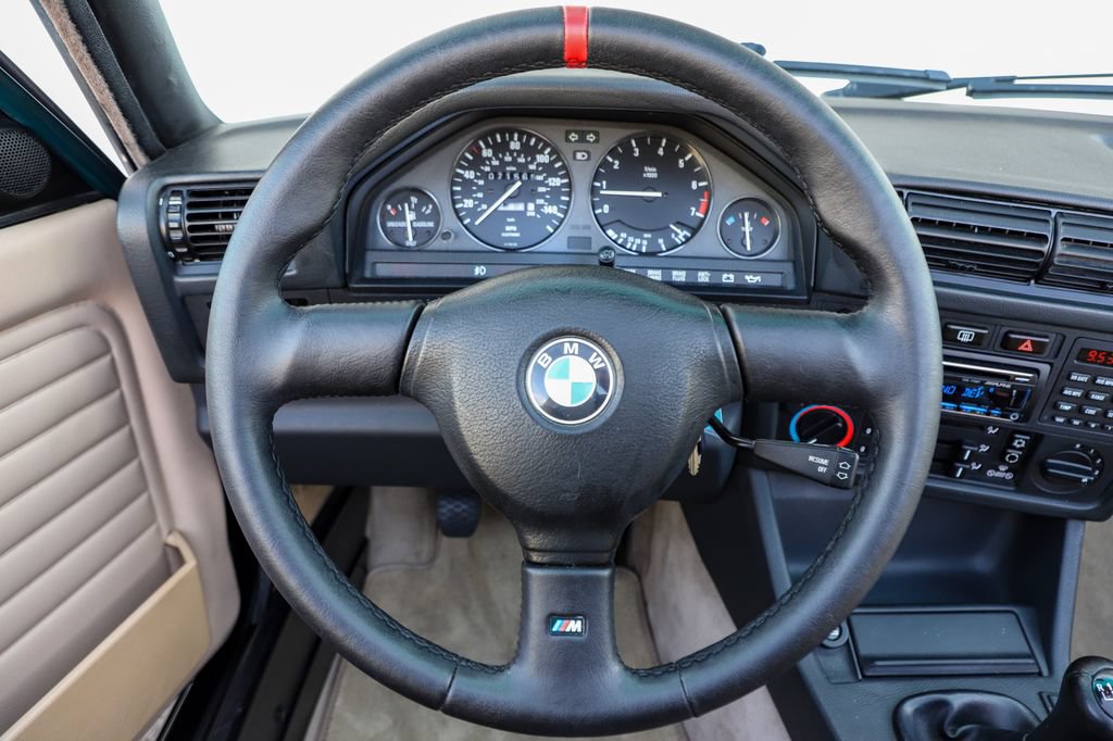 Used 1992 BMW 325i Convertible RWD image 4