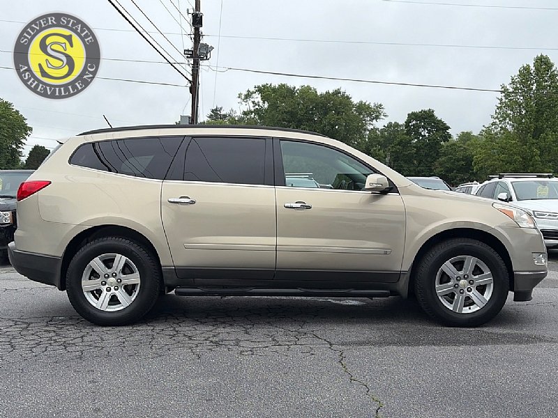 Used 2010 Chevrolet Traverse LT w/ Personal Connectivity Package FWD image 7