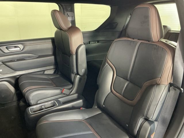 New 2026 Nissan Armada SL w/ Captain's Chari Seat Package image 13