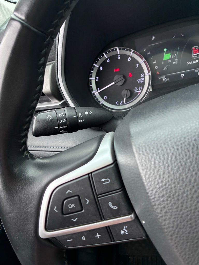 Used 2023 Toyota Highlander XLE AWD/4WD image 27