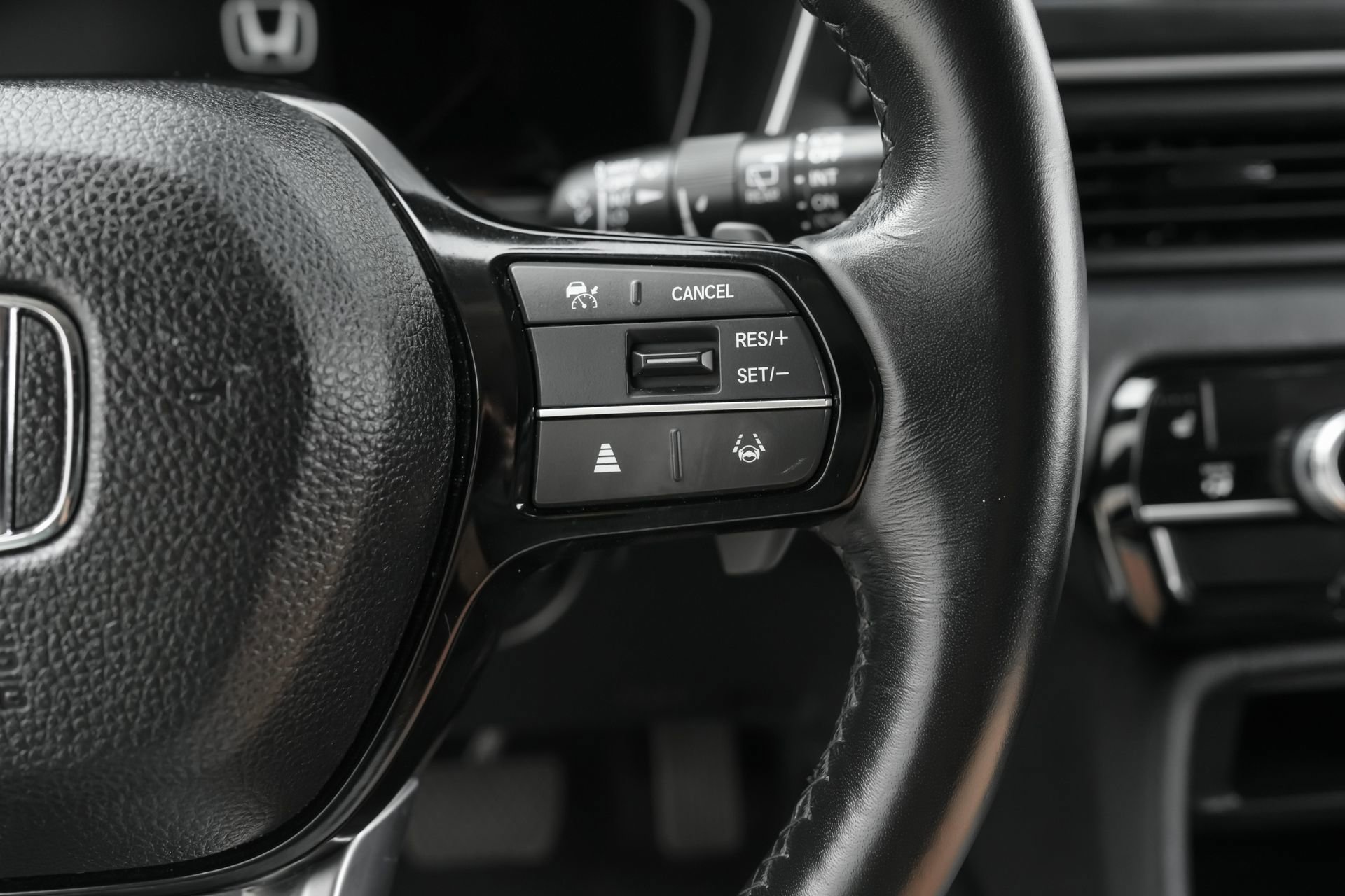 Used 2024 Honda Pilot EX-L image 17