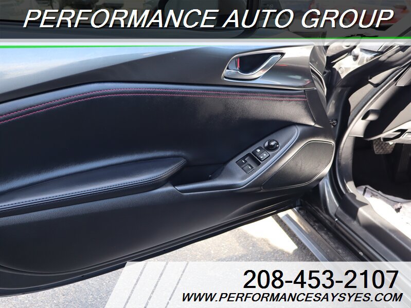 Used 2018 MAZDA MX-5 Miata RF Grand Touring RWD image 12