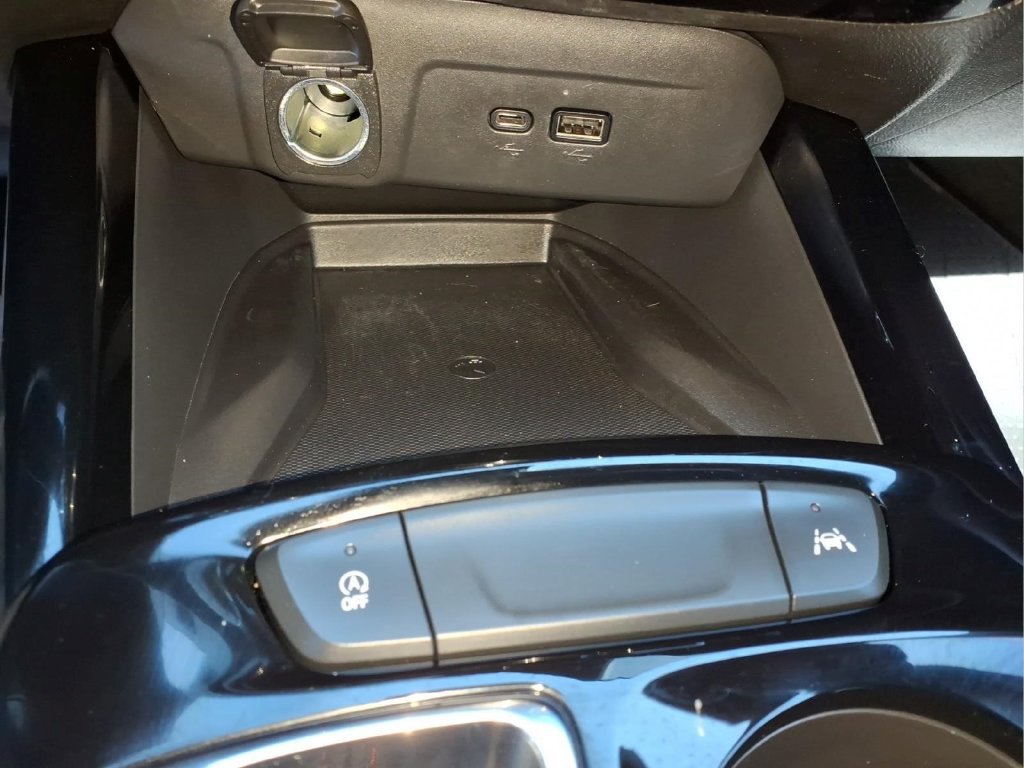 Used 2025 Chevrolet Trax RS w/ Sunroof Package FWD image 14