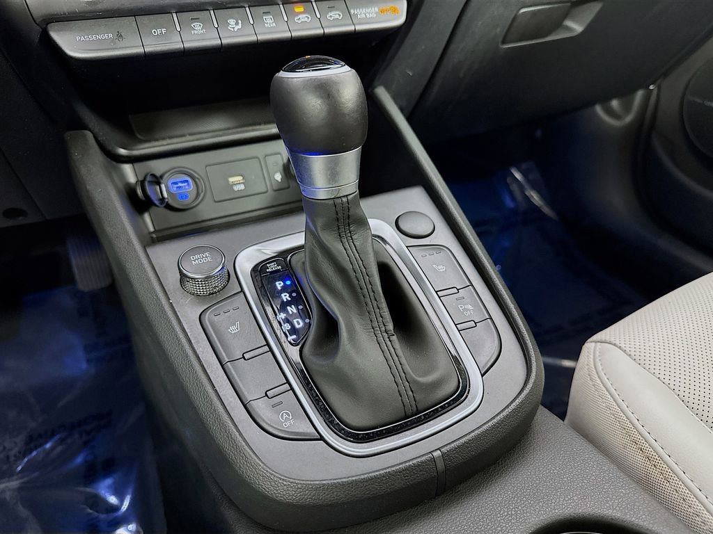 Used 2022 Hyundai Kona Limited image 28