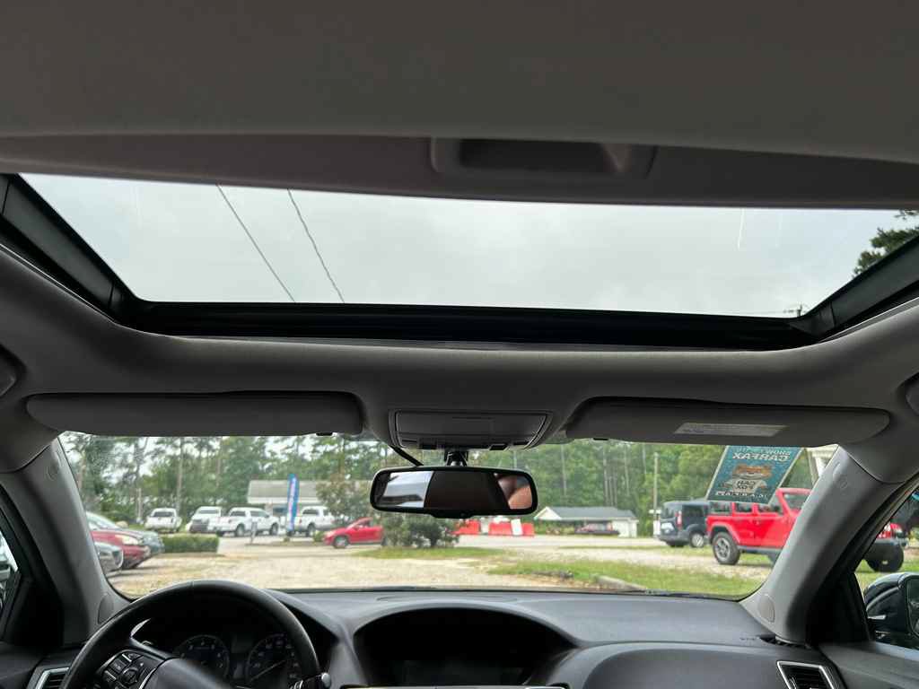 Used 2017 Acura TLX FWD image 13