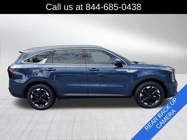 Used 2024 Kia Sorento S w/ Panoramic Sunroof Package FWD image 4