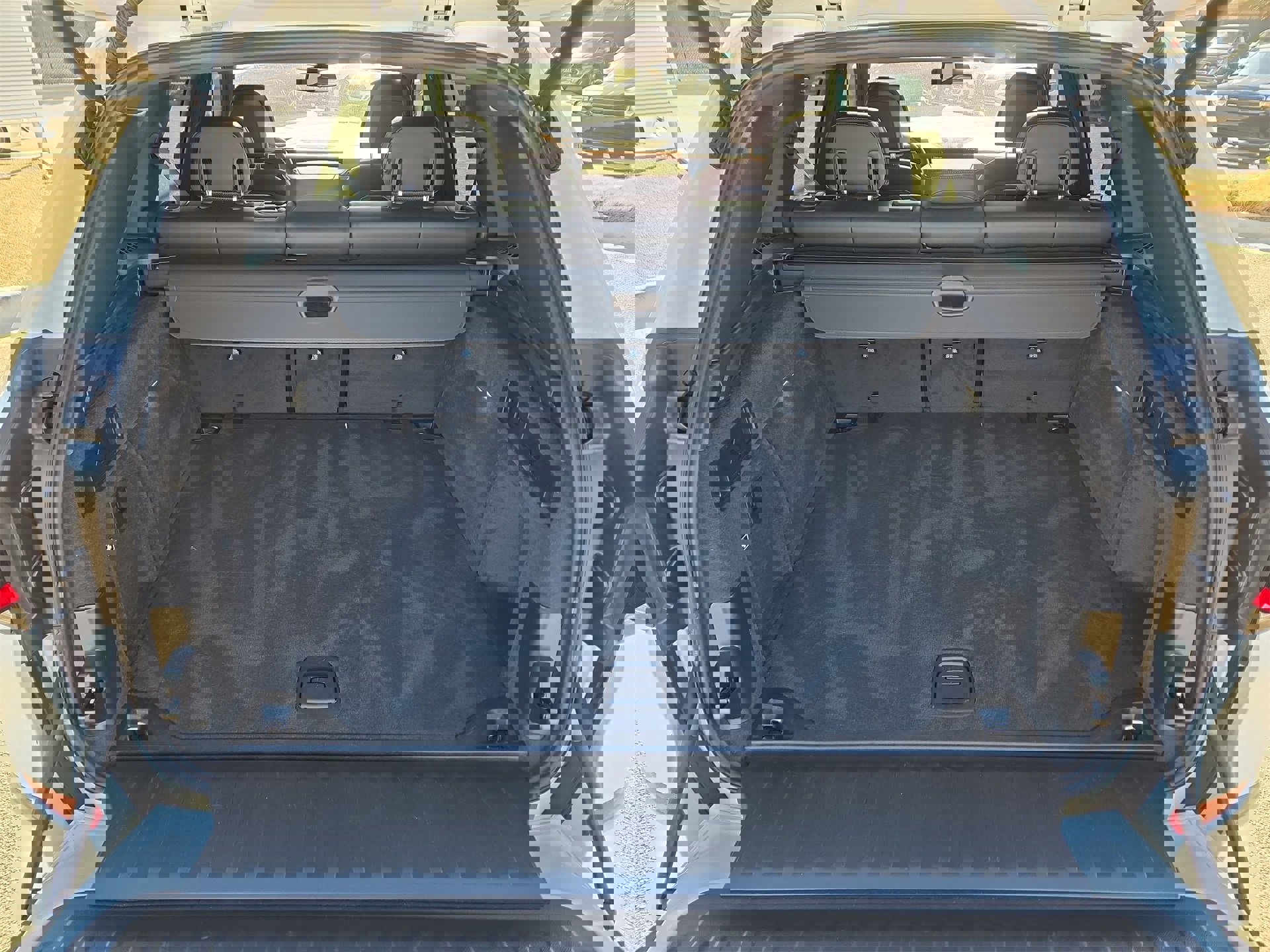 Used 2026 BMW X5 sDrive40i image 12