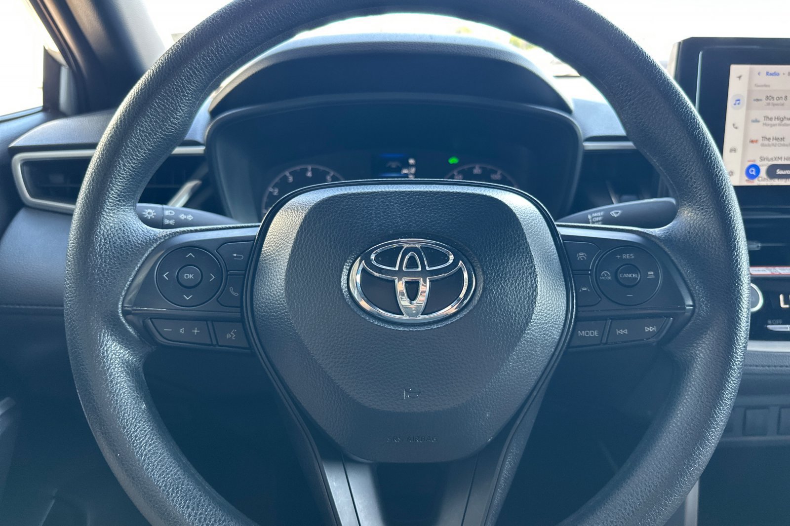 Used 2025 Toyota Corolla Cross AWD Hybrid image 23