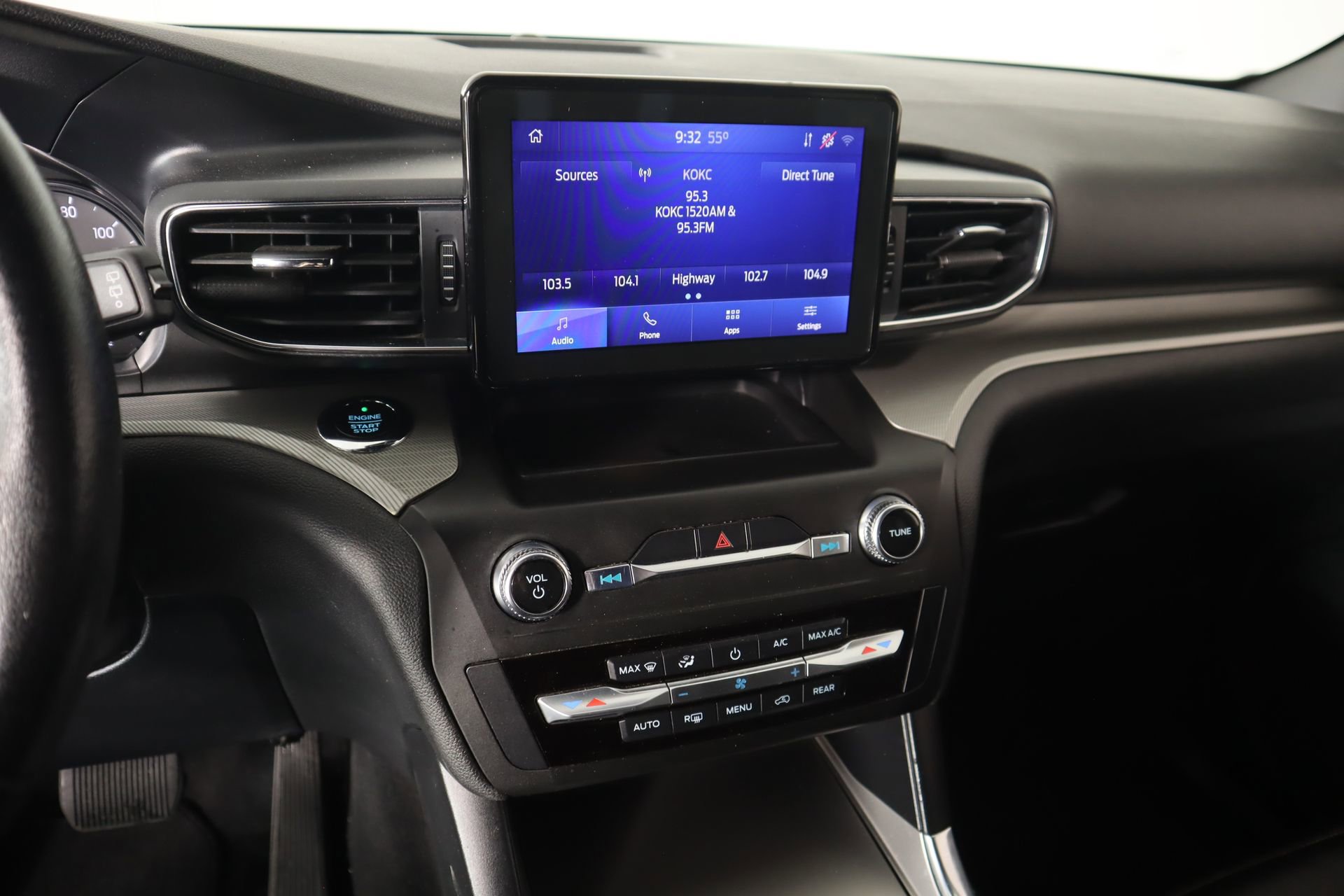 Used 2020 Ford Explorer XLT w/ Equipment Group 202A AWD/4WD image 5