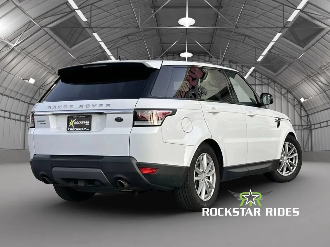Used 2017 Land Rover Range Rover Sport SE AWD/4WD image 2
