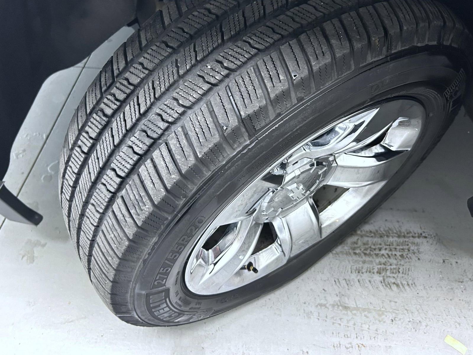 Used 2018 Chevrolet Suburban LT image 25