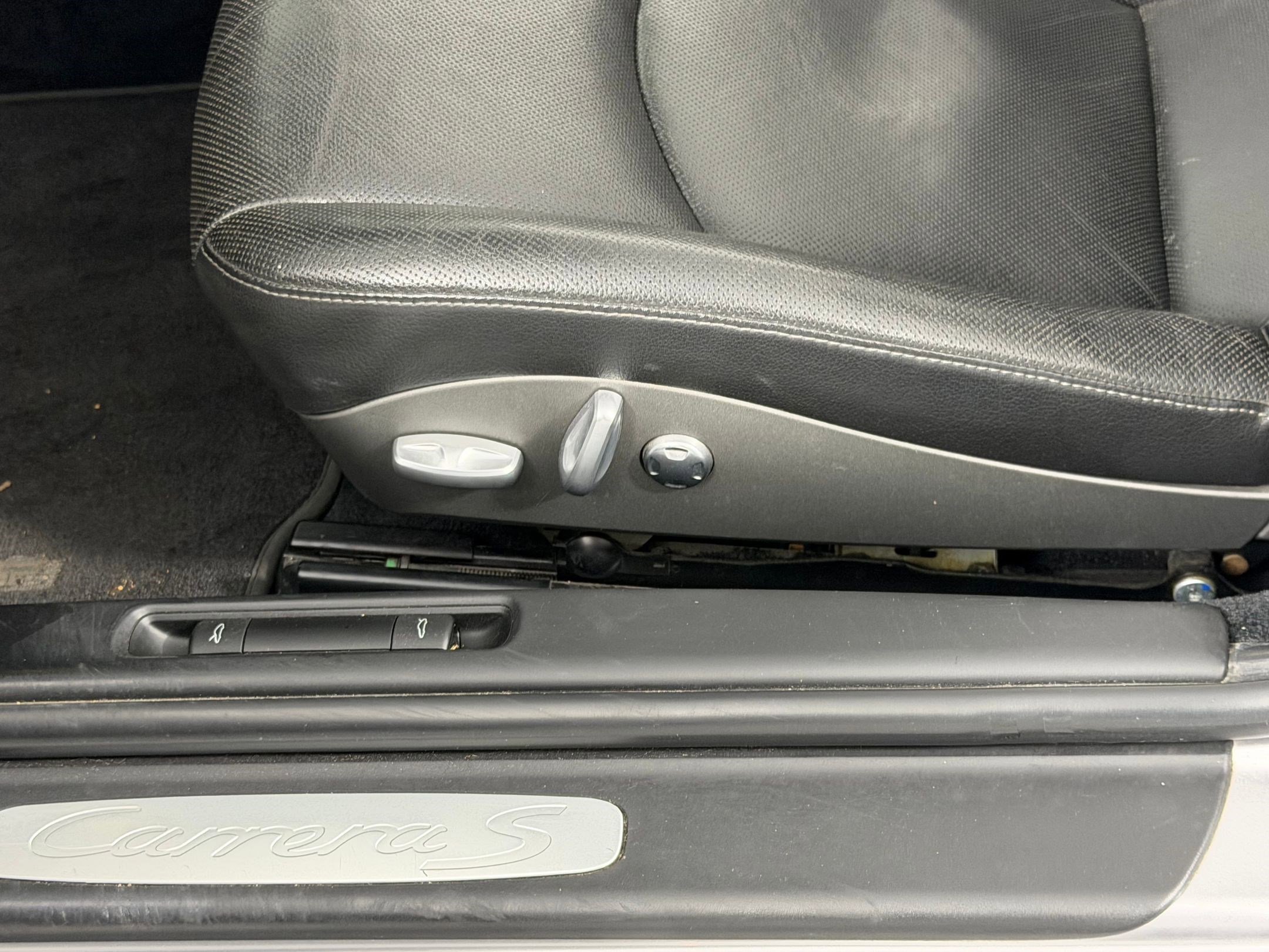 Used 2011 Porsche 911 Carrera S image 16