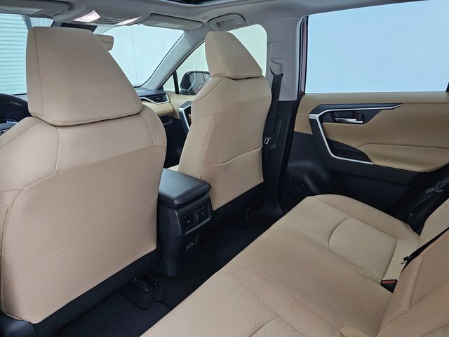 Used 2025 Toyota RAV4 XLE Premium image 29